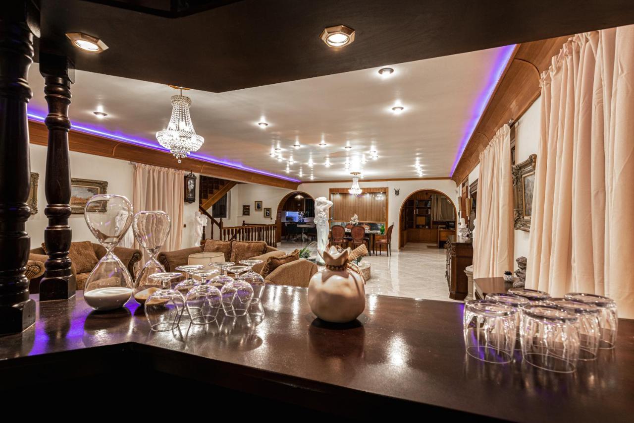 Galadriel Villa With Private Pool & Jacuzzi Káto Jerakári Kültér fotó