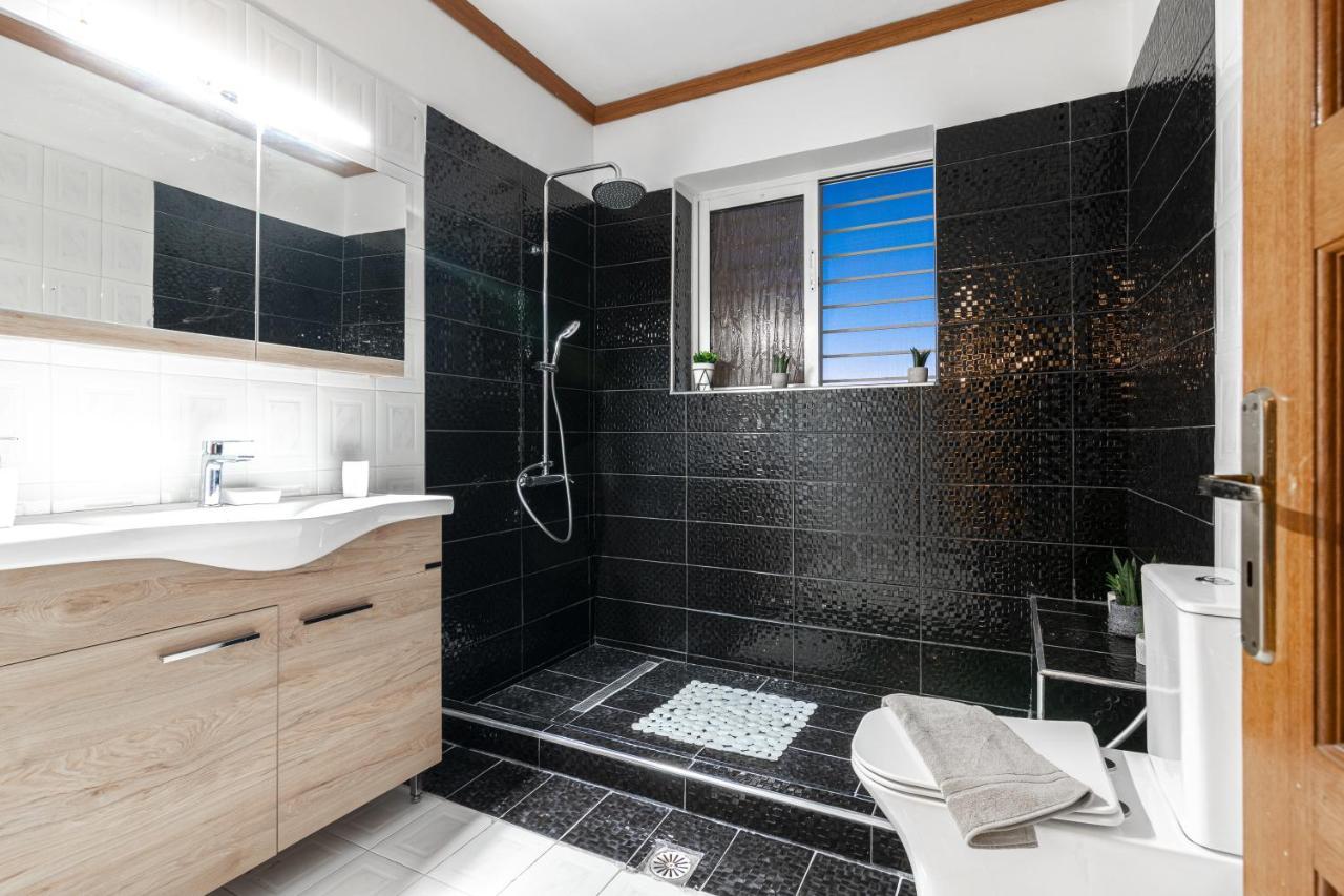 Galadriel Villa With Private Pool & Jacuzzi Káto Jerakári Kültér fotó